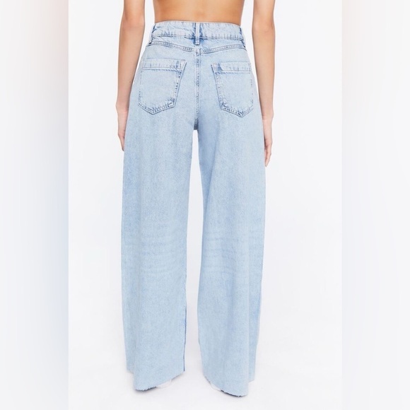 Women’s Pants | High-Rise Wide-Leg Jeans Medium Wash - Picture 2 of 6